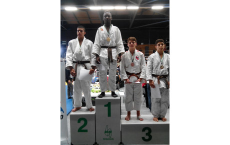 Critérium Auvergne Rhône-Alpes cadet Junior Zang 1er