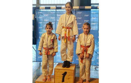 14-01-2023: Mia 1ère. Circuit Départemental Nr3 (Benjamines) Faverges